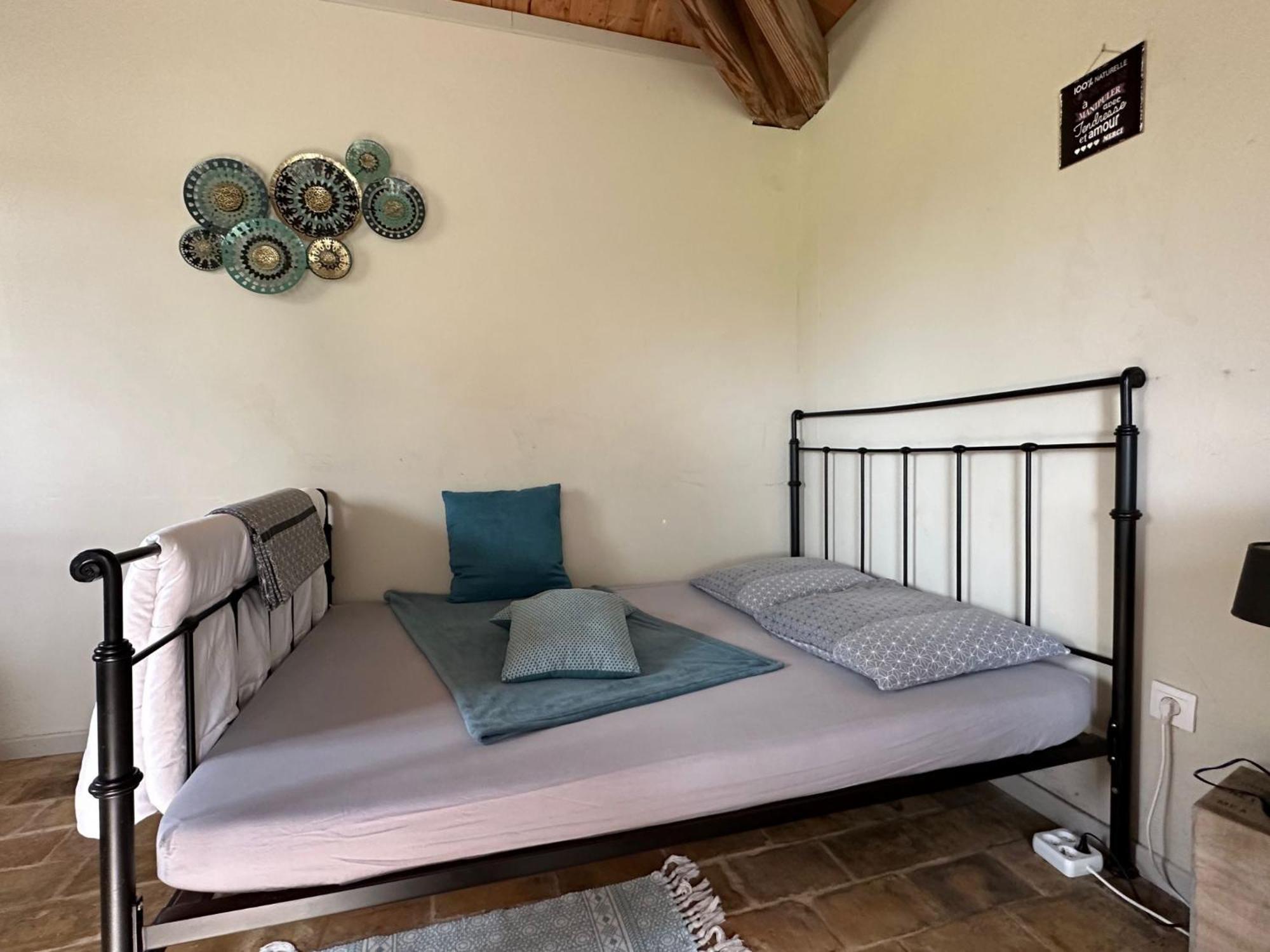 Maisonnette Independante Au Calme Dans Un Grand Jardin Chateauneuf-du-Rhone Bagian luar foto